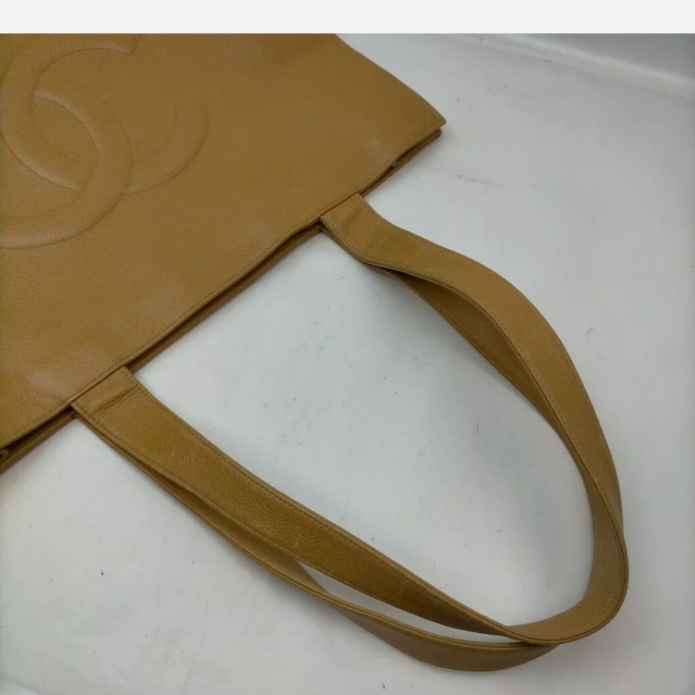 CHANEL CC Beige Caviar Leather Tote - Picture 6 of 9